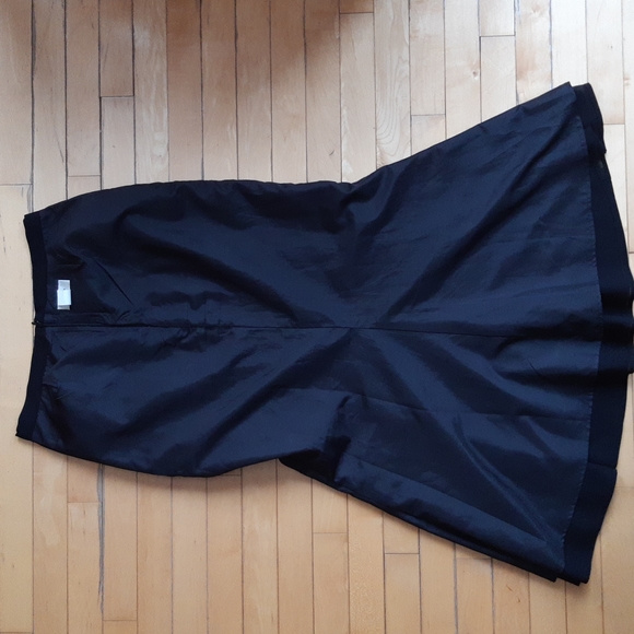 LAURA Crepe Maxi Skirt - Picture 9 of 11